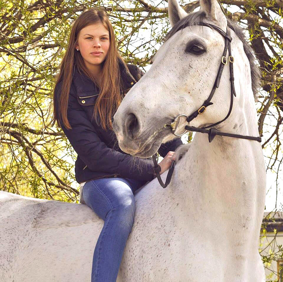 Veronica med hästen Curre